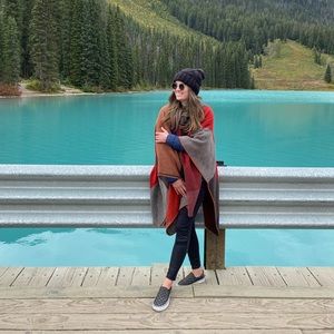 Meet your Posher, Elissa